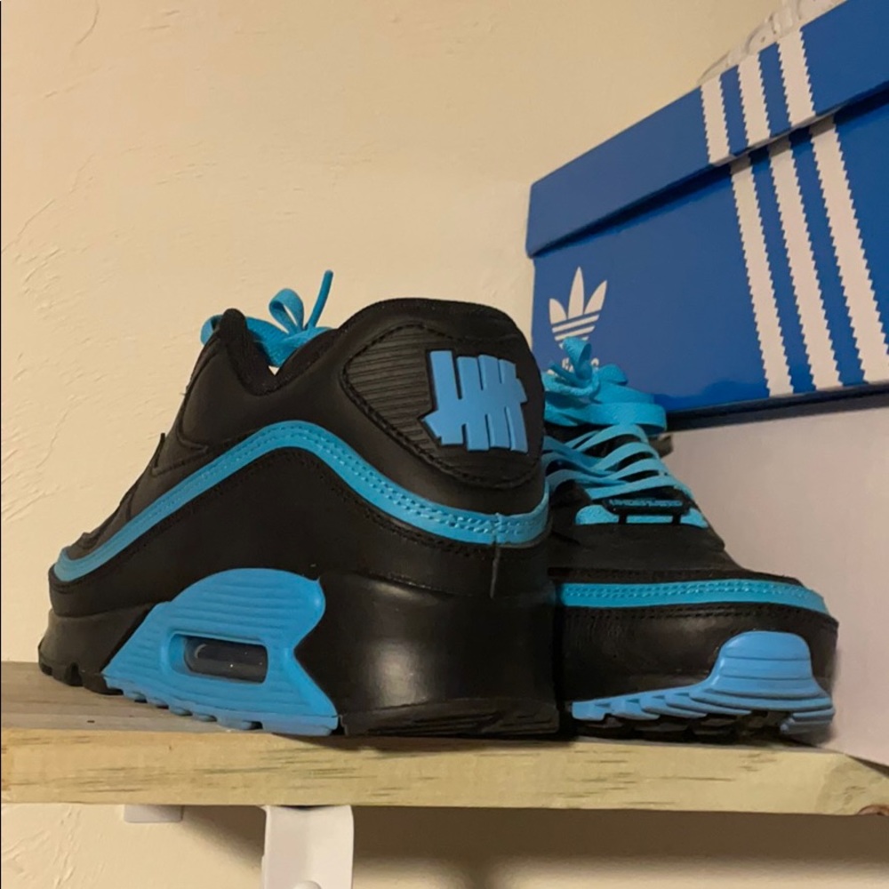 Undefeated air max
